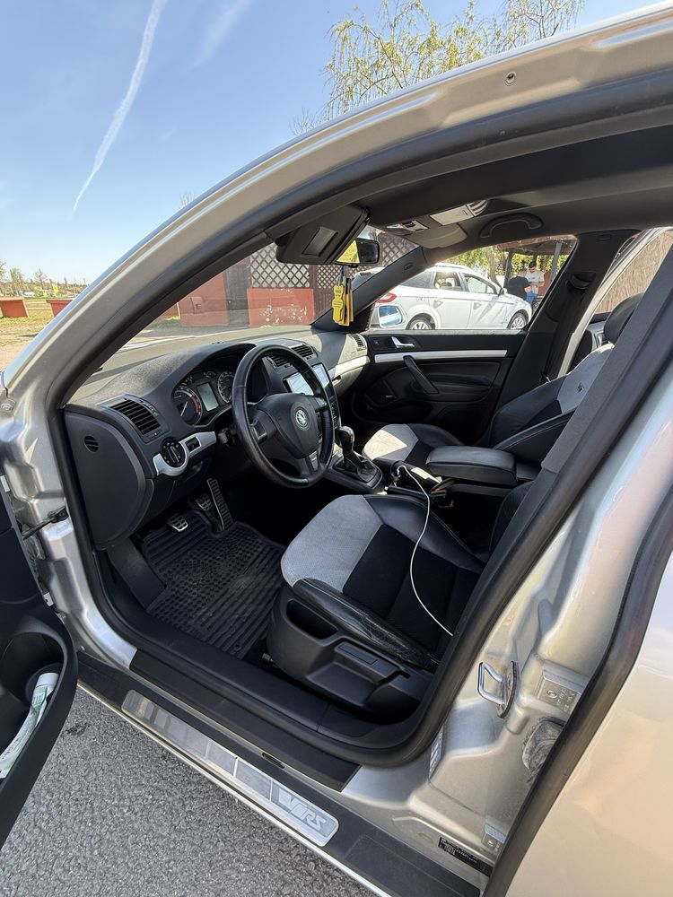 Vand sau schimb Skoda octavia II vrs