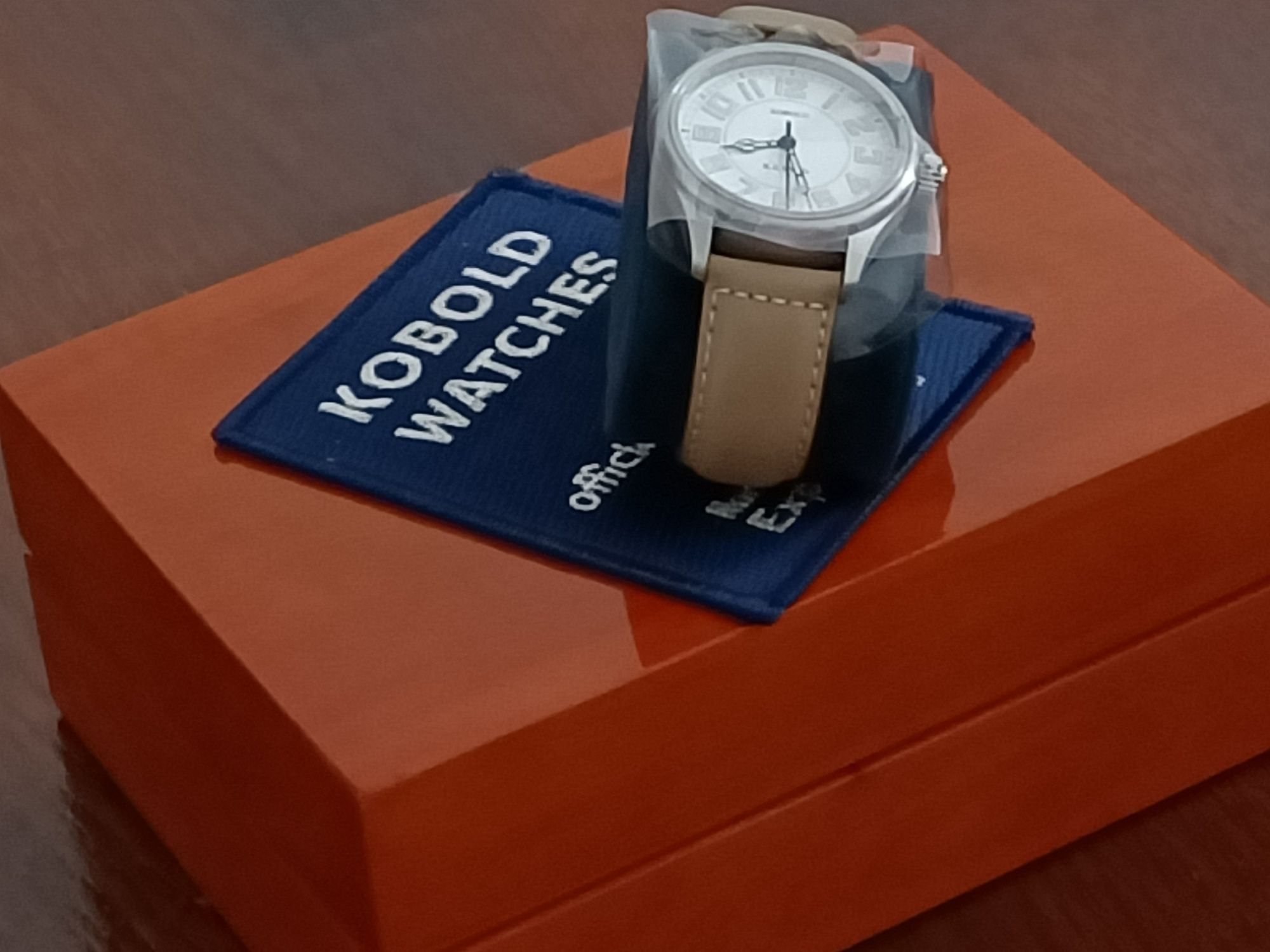 Ceas  nou , Kobold KD 830121, 3000 de euro prețul de catalog