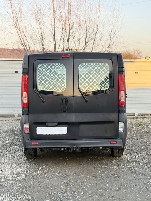 Renault Trafic 2009 - 2.0 DCI - A/C - Navigatie - 2 Locuri + Marfa
