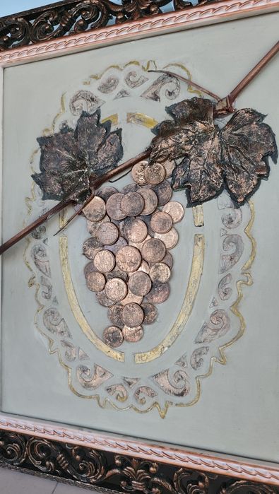 Картини с монети