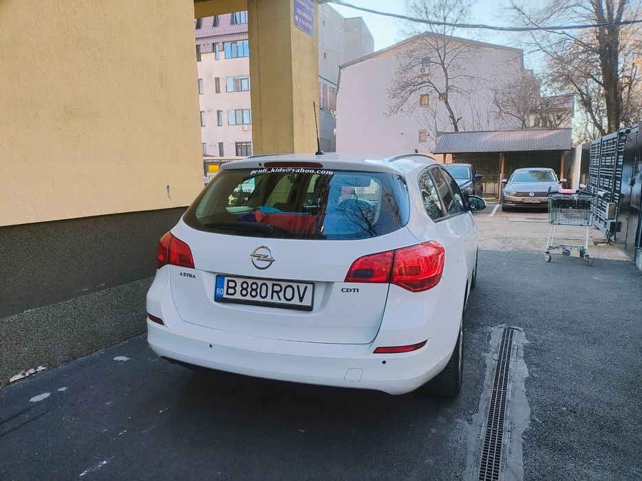 Opel Astra j 2011