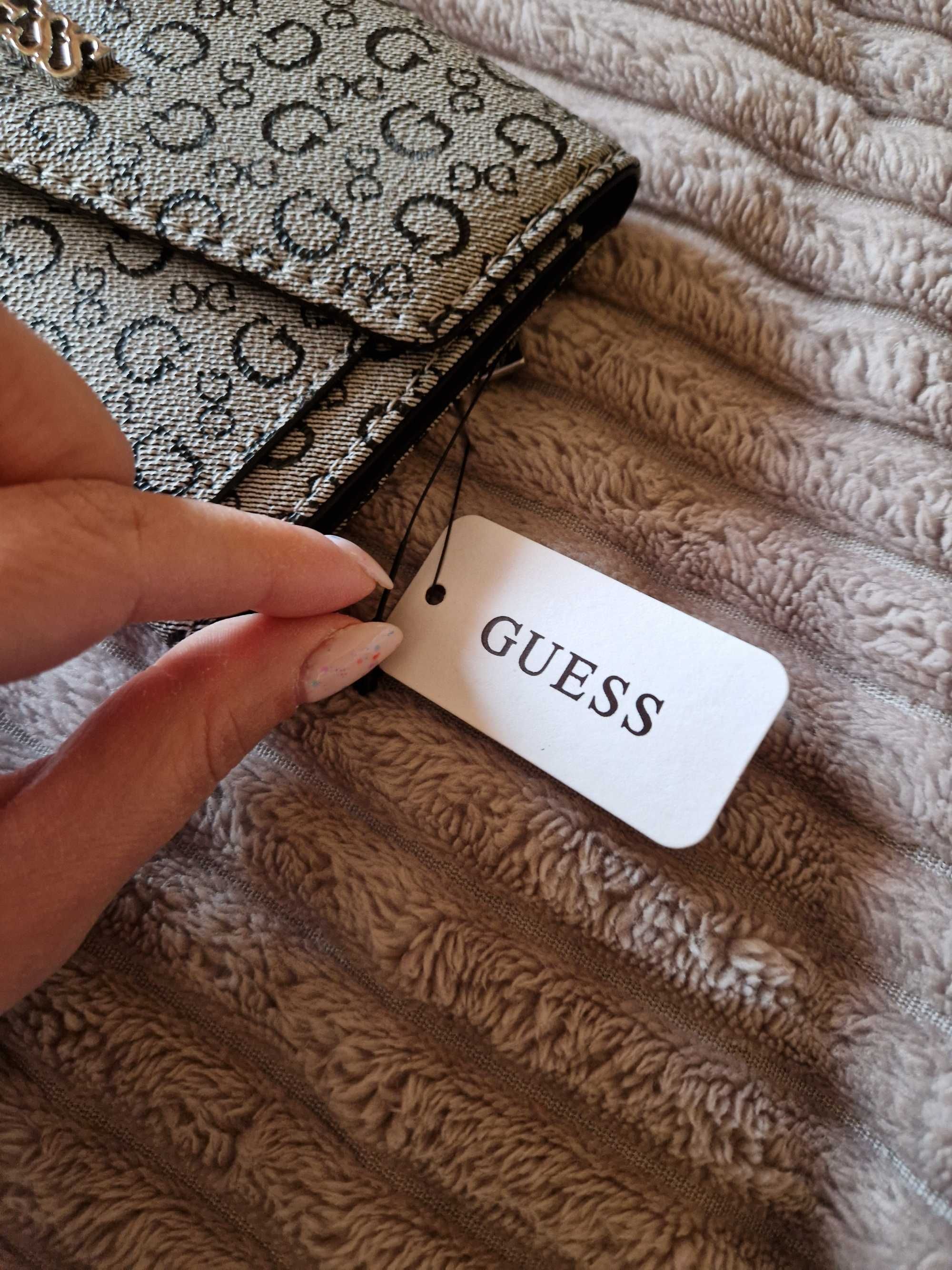 Дамско портмоне Guess
