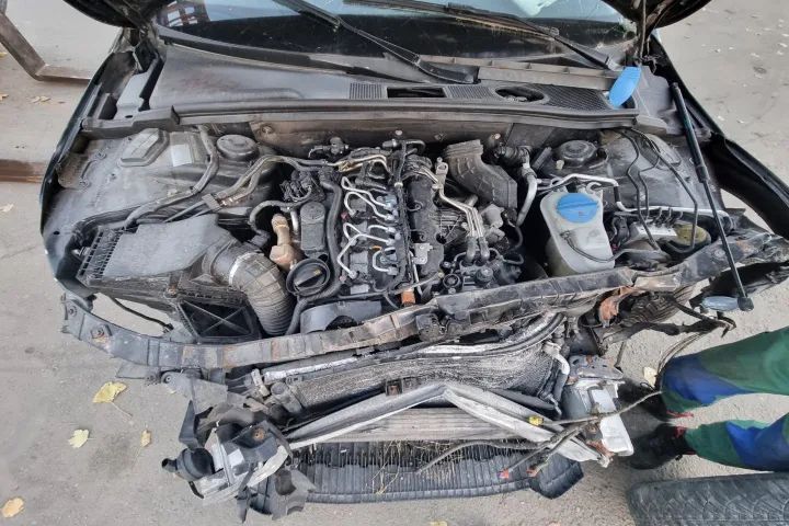 motor complet fara anexe Audi A4 b8 motor 2.0tdi  120CP CAGC  pompa injectie înalte rampa dezmembrez