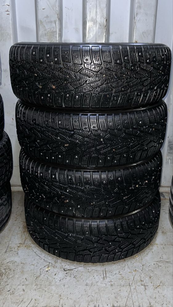 215/65 R16 Комплект зимние шипованные шины Nokian Hakkapeliitta 7