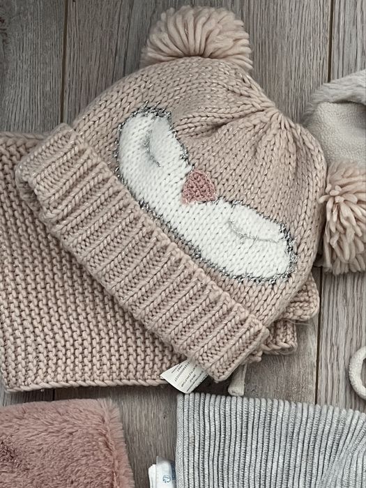 Зимни маркови шапки и шалове