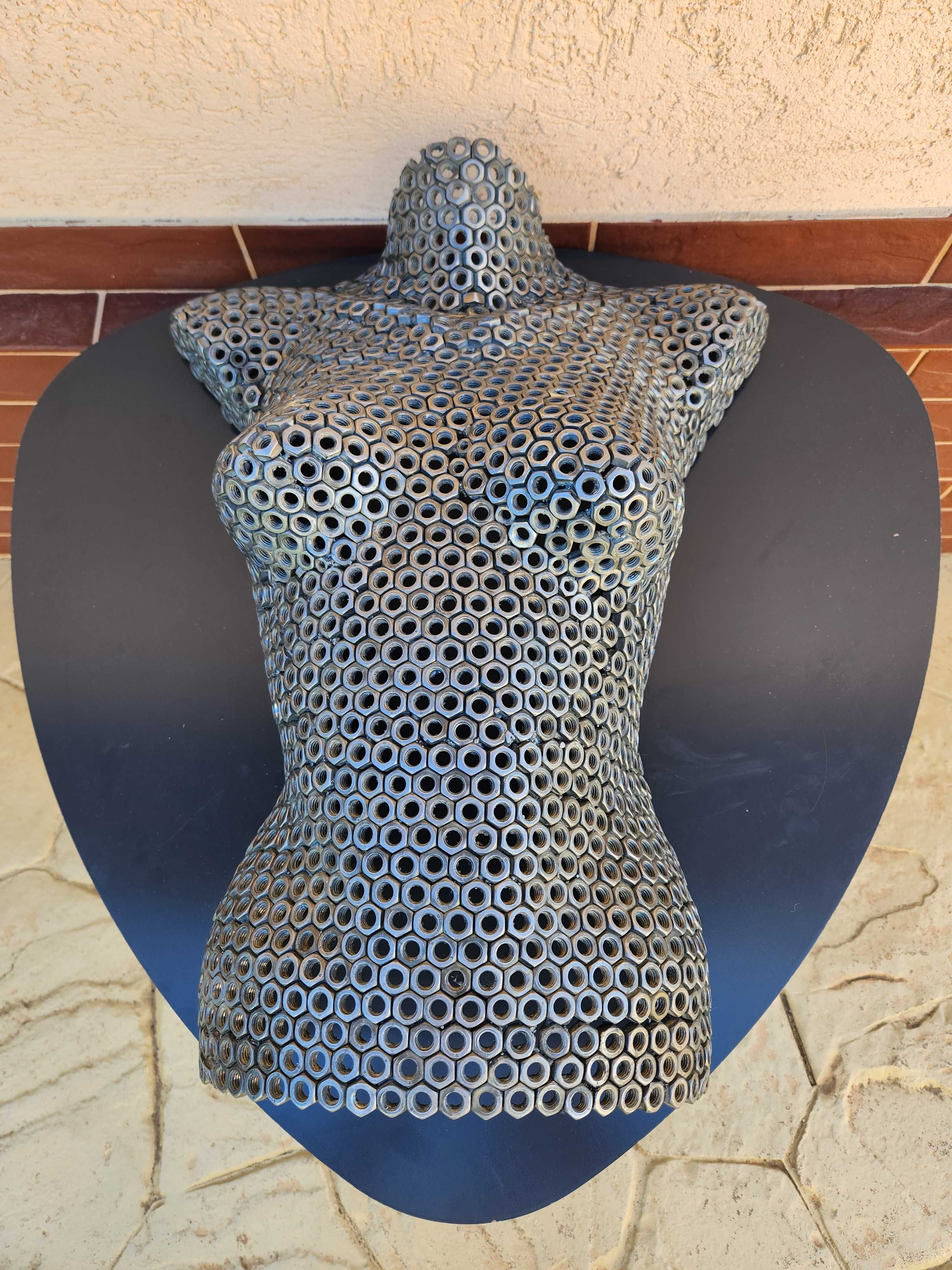 Vând Bust Artistic Unic Realizat din Piulițe Metalice Sudate - Finisaj