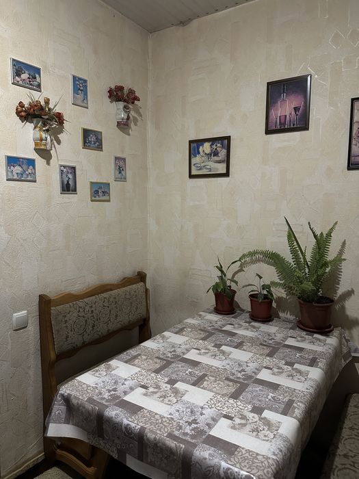 Продаётся 2/4/4 квартира 2-в-3 комнатная Чиланзар -5 квартал