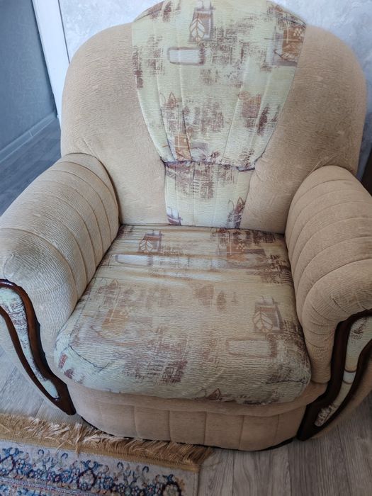 Продаём малый диван кровать и кресло