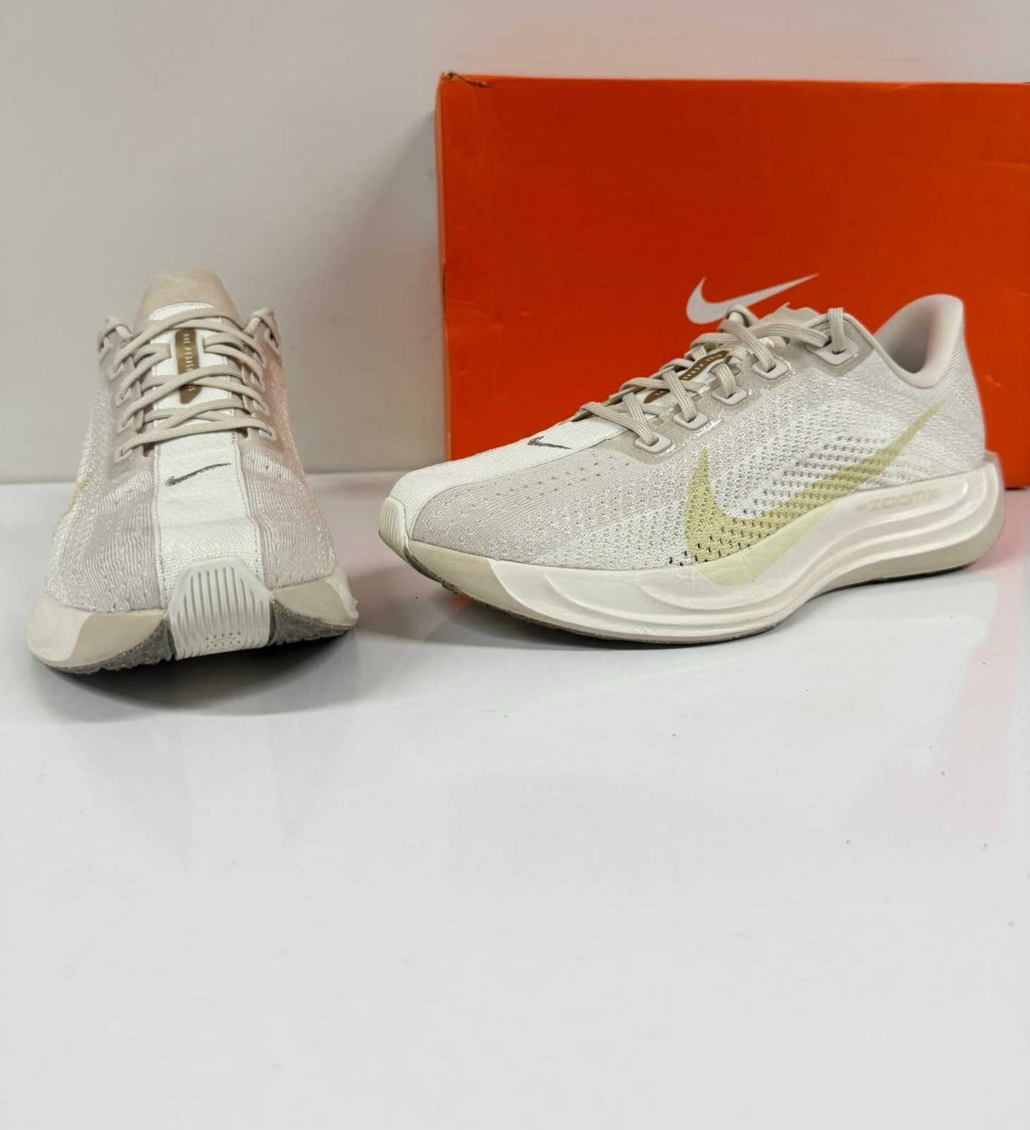 Nike Pegasus Plus