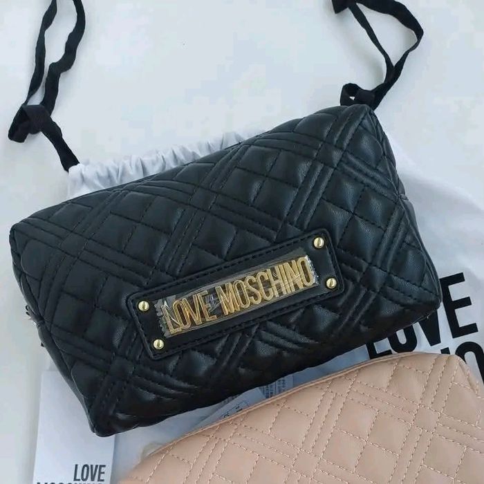 несесер love moschino
