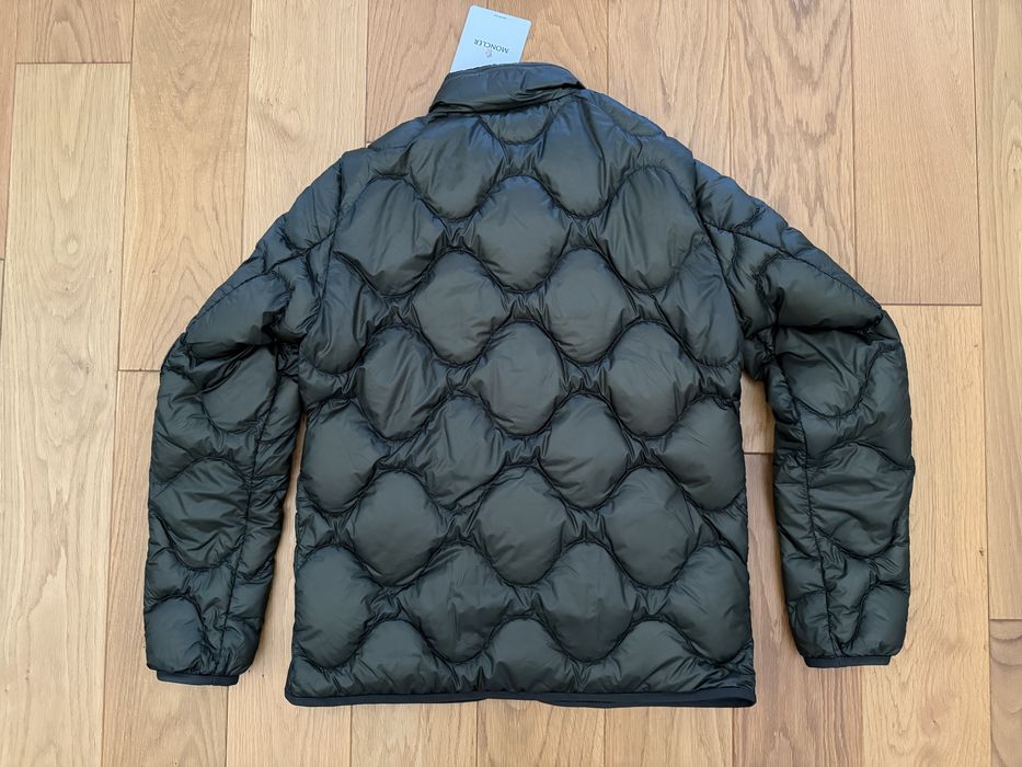 Яке Moncler Saire