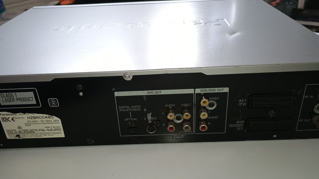 Combo Panasonic VHS- DVD in stare perfecta