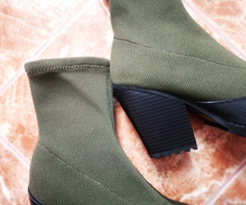 Vand Botine Asos Design cu toc de 10cm vârf ascuțit culoare kaki