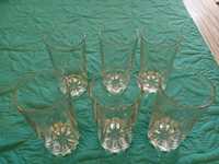 Стъклени чаши за безалкохолно и ракия .