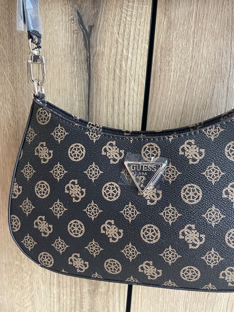 Guess чанти Нови Оригинални