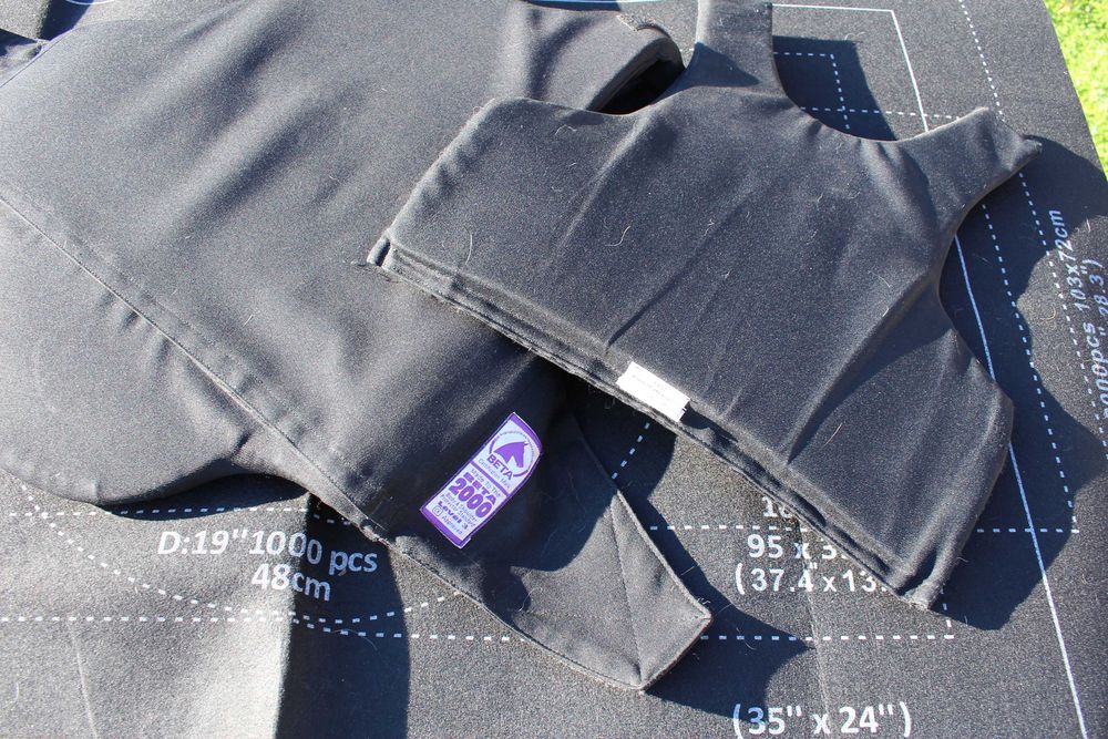 Бронежилетка - английска юношеска