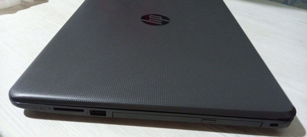 Noutbuk Hp SSD 15.6" FHD qora