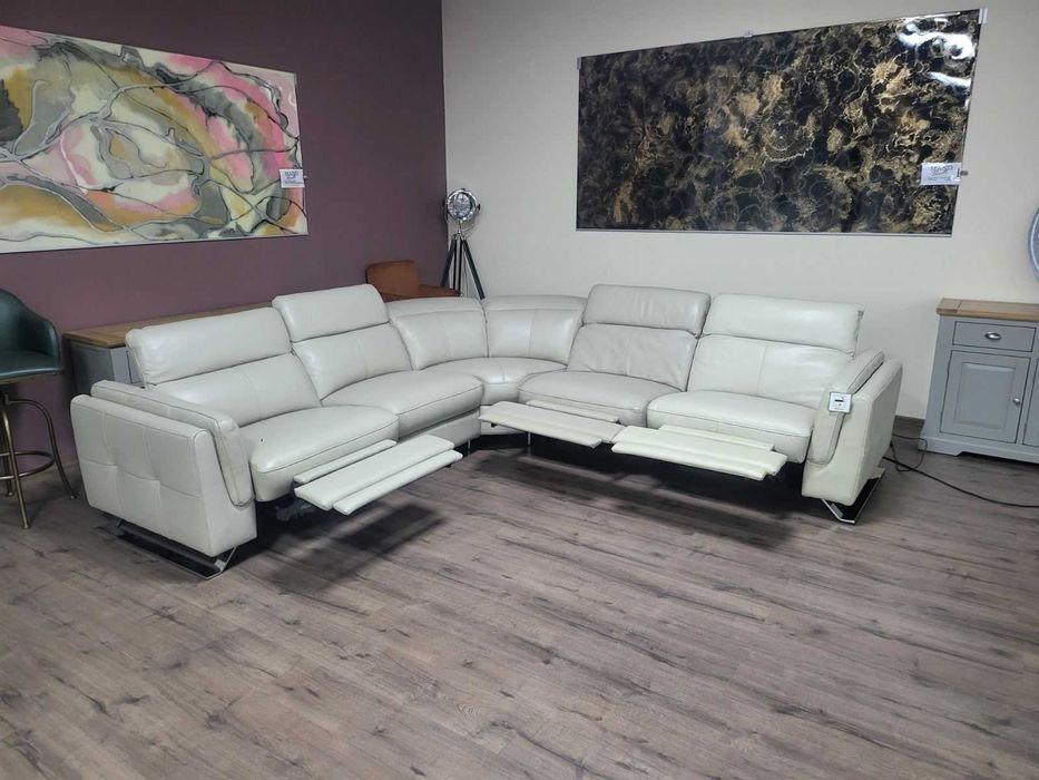 Кремав кожен ъглов диван с електрически релаксиращ механизъм