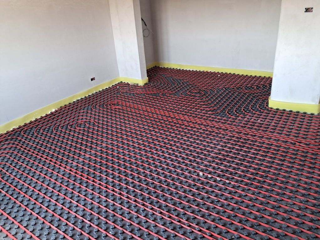 Realizam instalatii termice/sanitare.