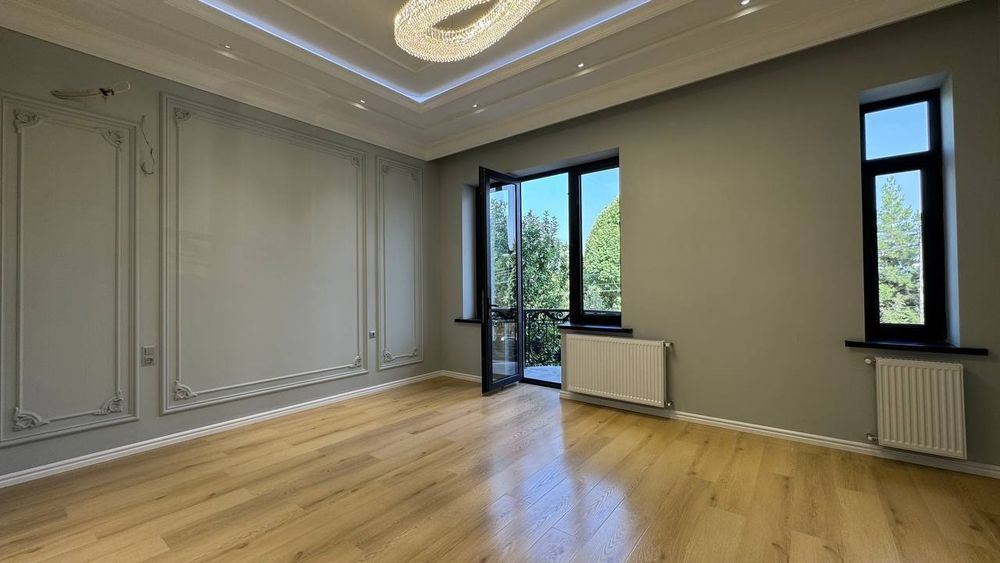 Продается дом 5 комнат, ор-р: ул. Циолковского, 242 м²