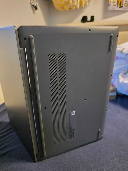 Laptop IdeaPad Slim 3 15IRH8