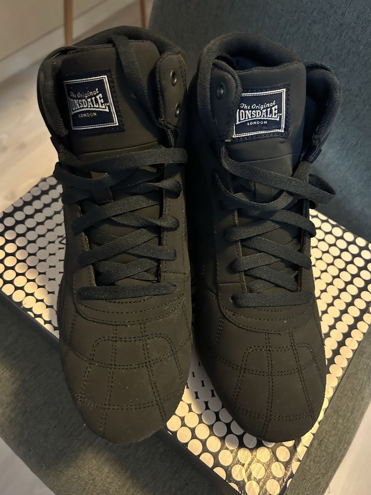 Обувки за бокс номер 41 Lonsdale