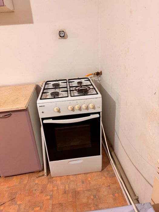 Продается газовая плита 15000