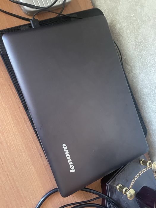 Продаю ноутбук леново