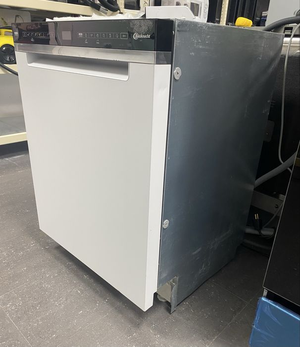 Съдомиялна Bauknecht 60 см.