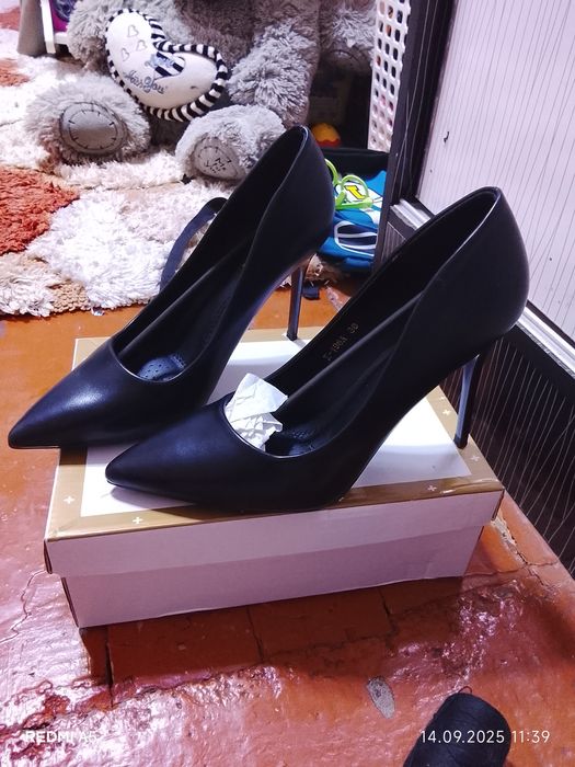 Продам шпильки туфли