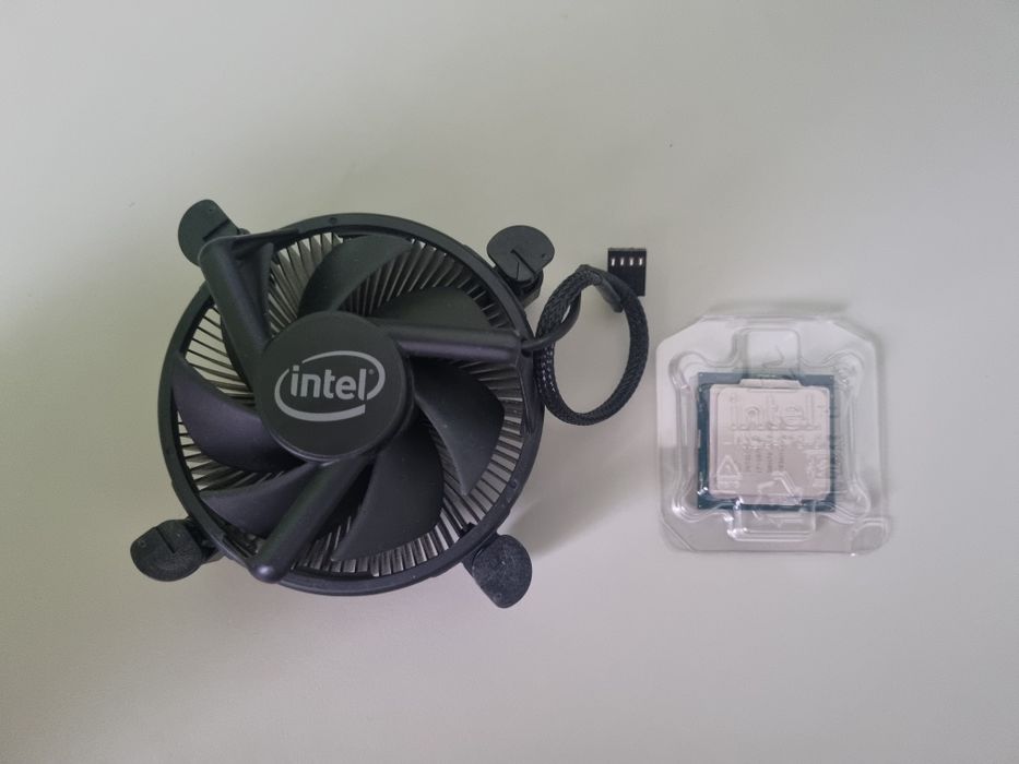Procesor i7 10700F+Cooler CADOU