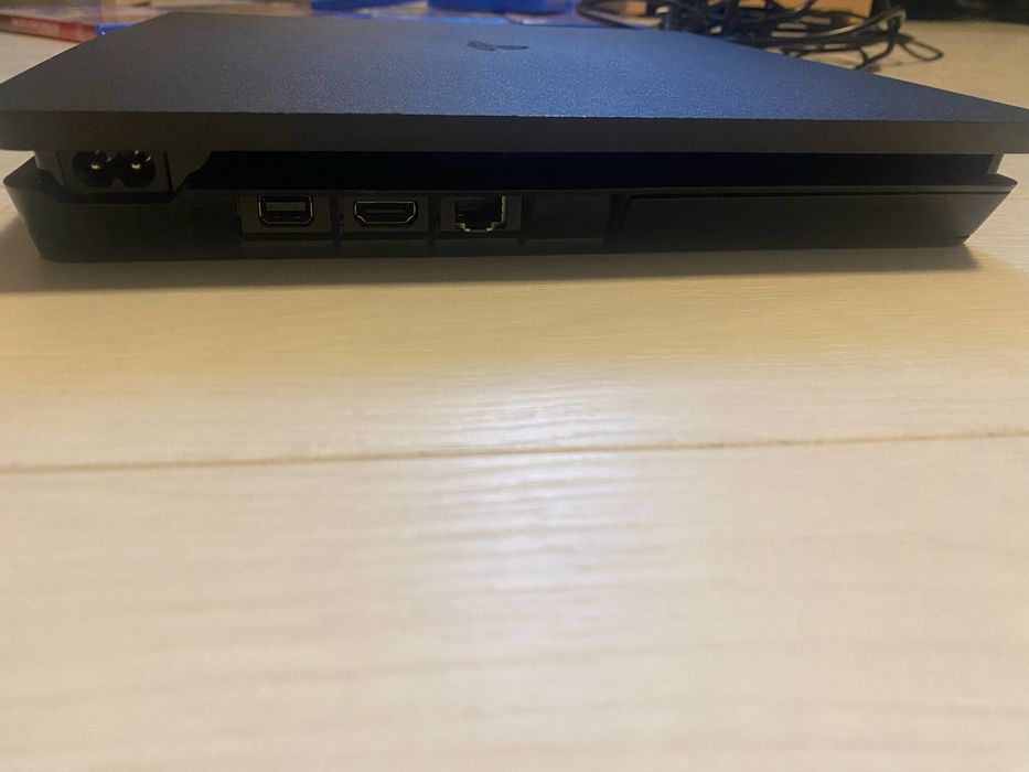 Ps 4 с игри и джойстик и 500gb ssd