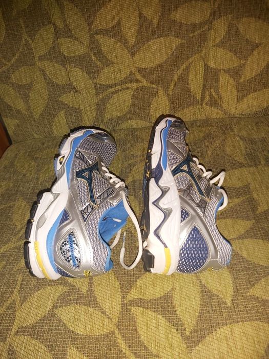 Дамски маратонки Mizuno Wave Nirvana 7