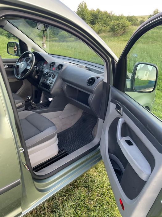 Vând Volkswagen Caddy LIfe 1.9 TDI