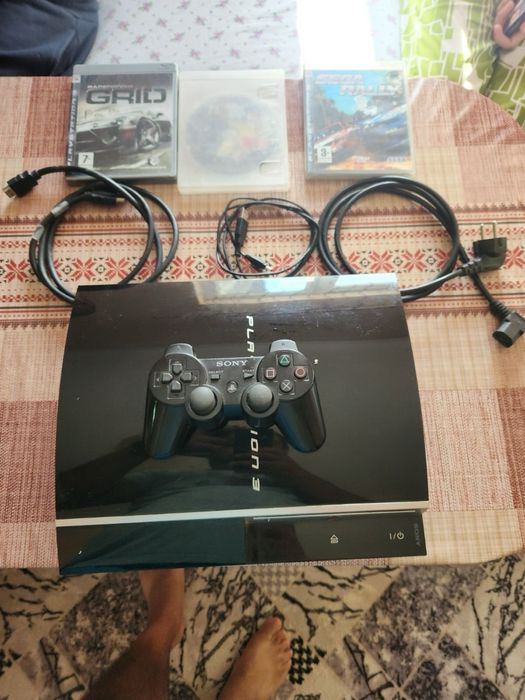 Продавам ps 3 с волан към него