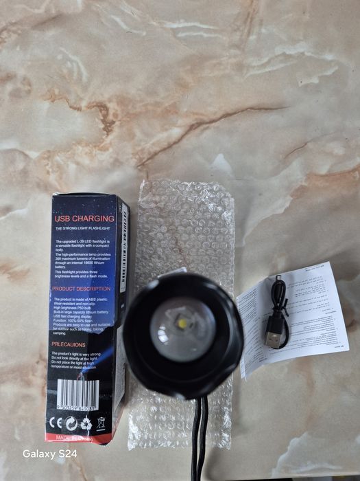 Lanterna led puternică, nouă