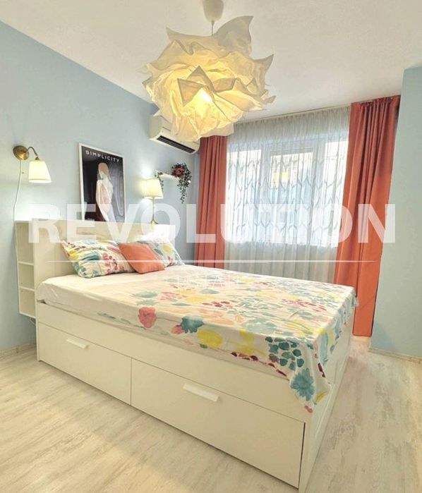 Дава се под наем Тристаен апартамент в Варна, Автогара - 85 кв.м за 700 € - Снимка #4