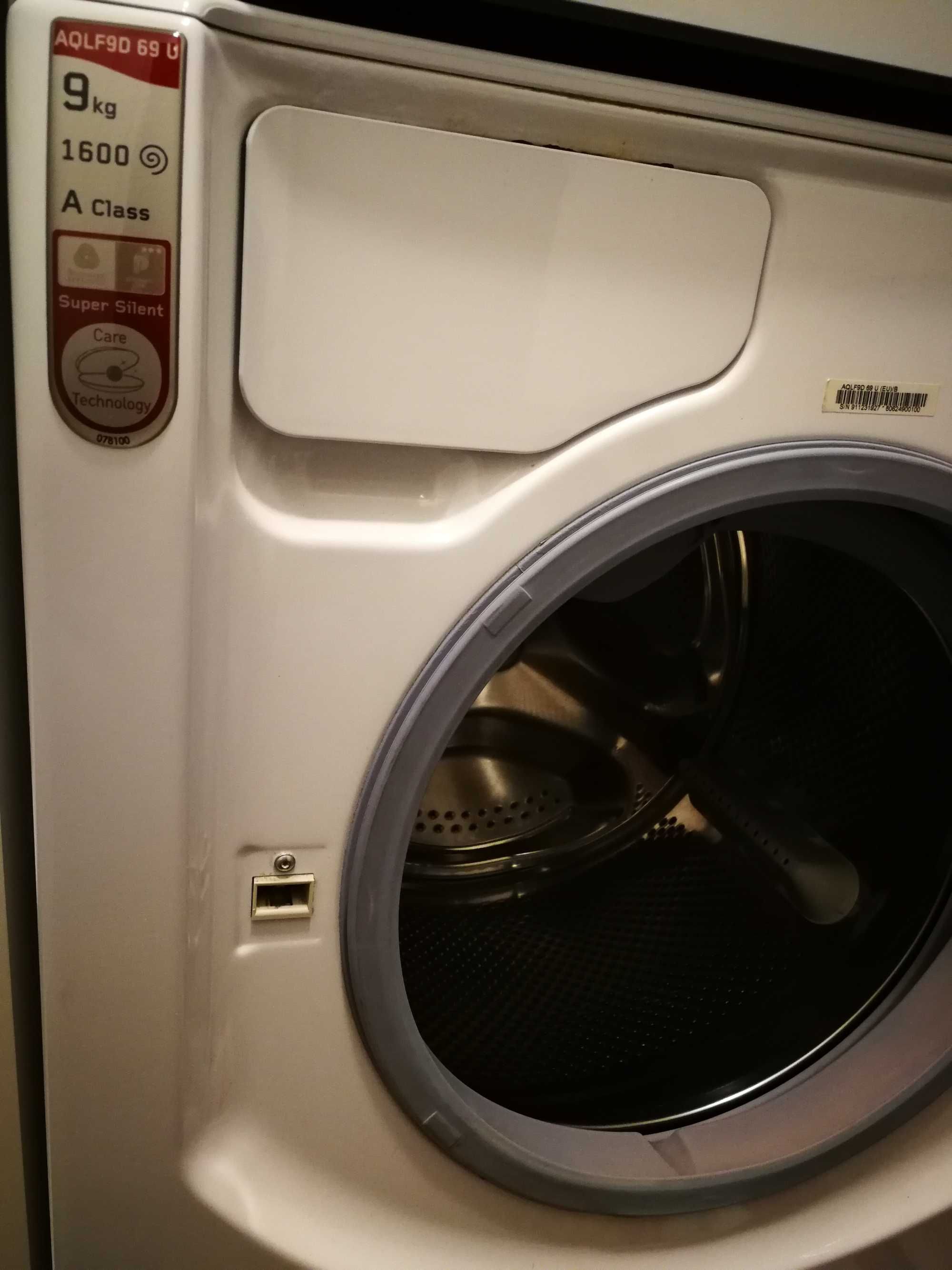 Пералня Hotpoint AQUALTIS AQ9D 69 U на части