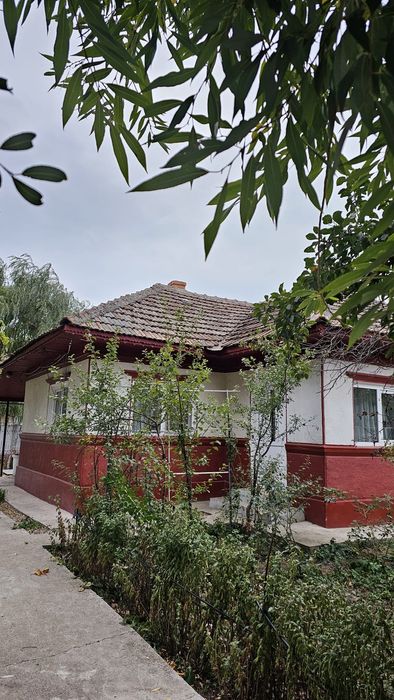 Vand casa in com.Sarateni,jud Ialomita