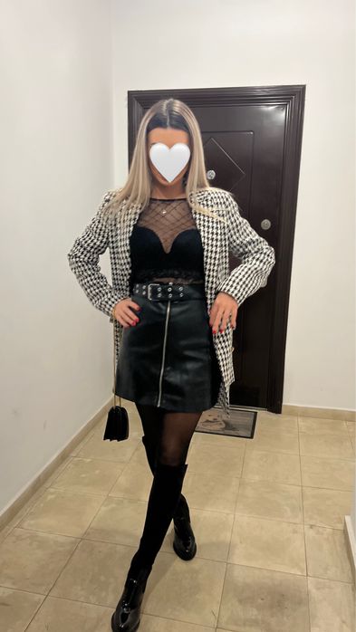Черна кожена пола от еко кожа