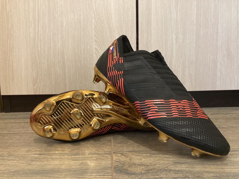 Adidas Nemziz 17.X притежавани от David Alaba