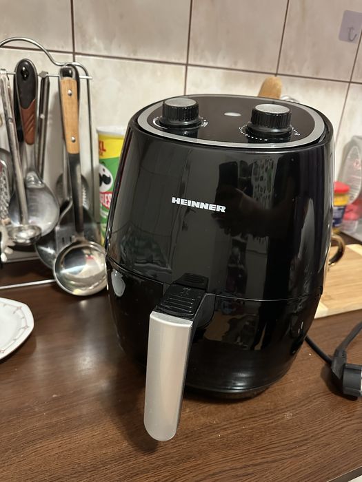 Vând friteuză cu aer cald Heinner