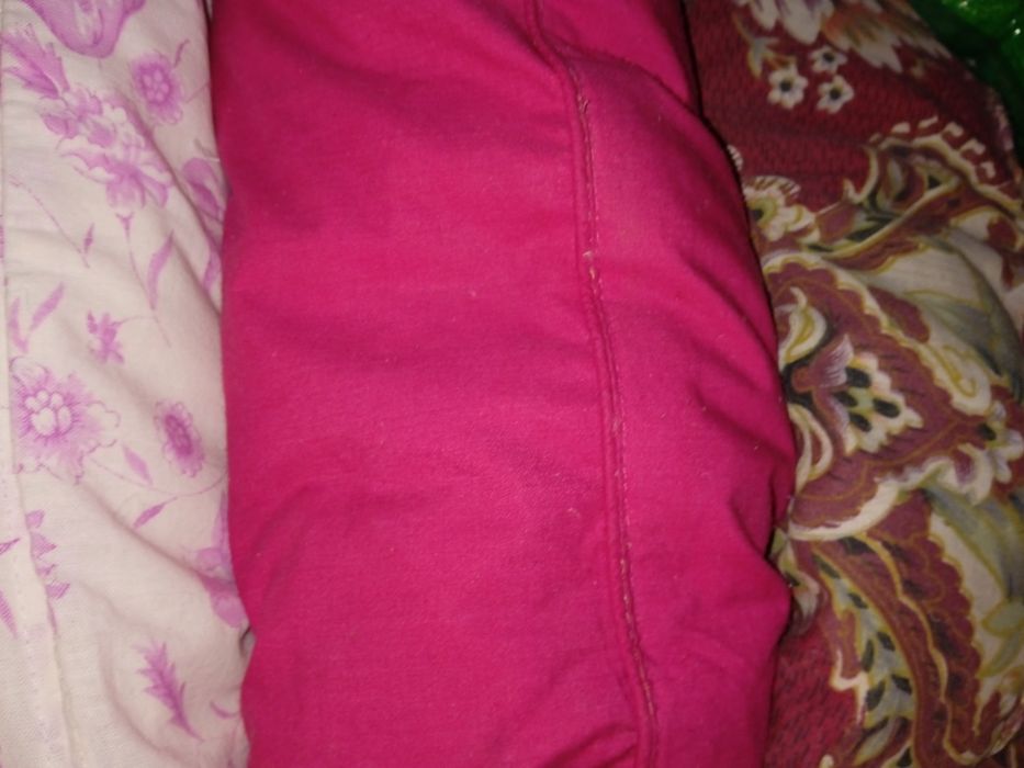 Подушки для спальни из пуха,и других материалов среднего размера