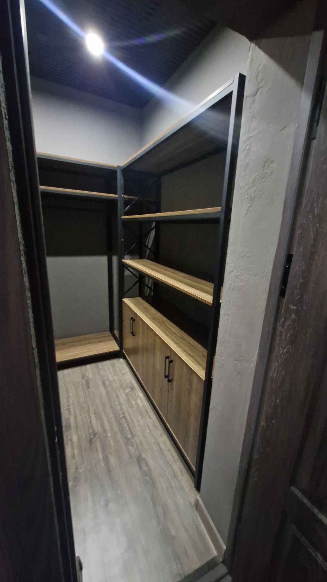 Garderob. Гардероб. Прохожка. Вешалка.стеллаж. stellaj loft mebel