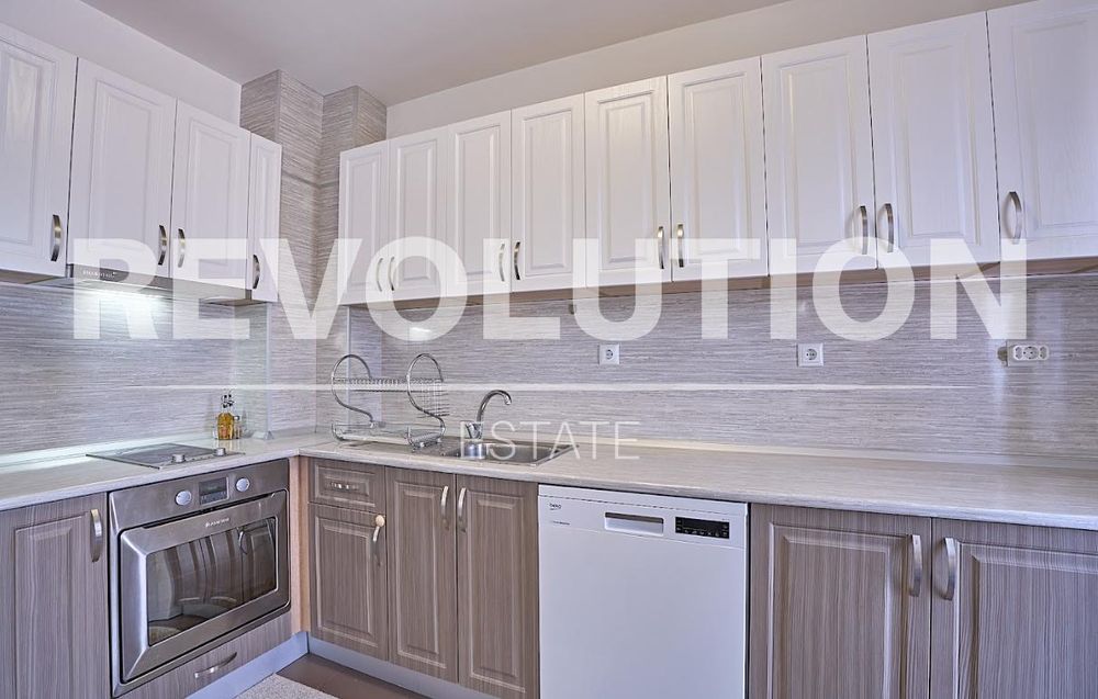 Дава се под наем Двустаен апартамент в Пловдив, Център - 68 кв.м за 500 € - Снимка #1