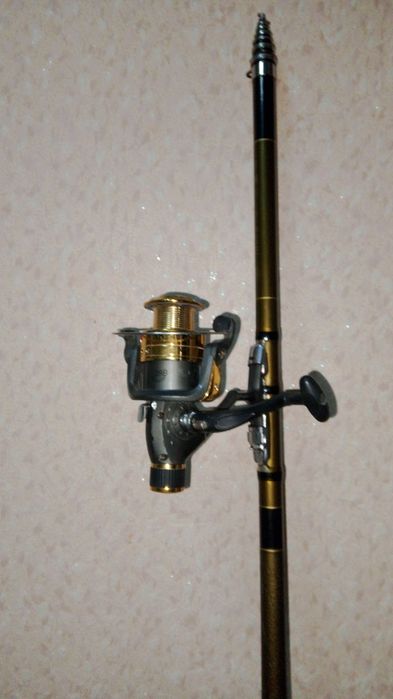 Продаётся удочка 4.5 метров в отличном состоянии в комплекте с катушко