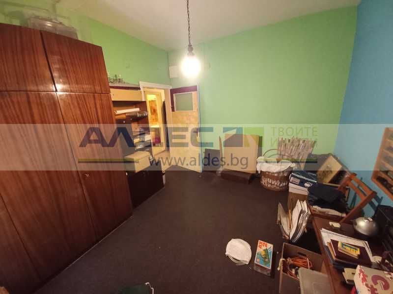 Продава се Тристаен апартамент в София, Център - 110 кв.м за 3591 €/кв.м - Снимка #9