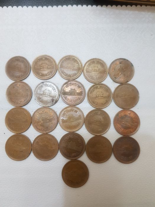 Монеты Японии 10иены,разных лет,большая коллекция состояние хорошее,зв
