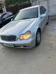 Vând Mercedes c180