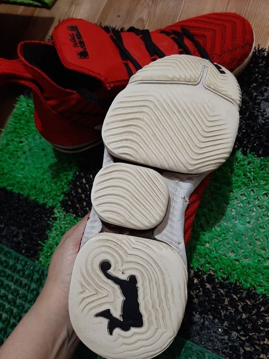 Продам баскетбольные кросовки